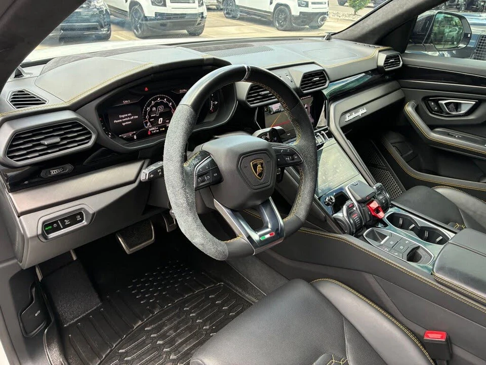 2022 Lamborghini Urus - Image 14 of 31