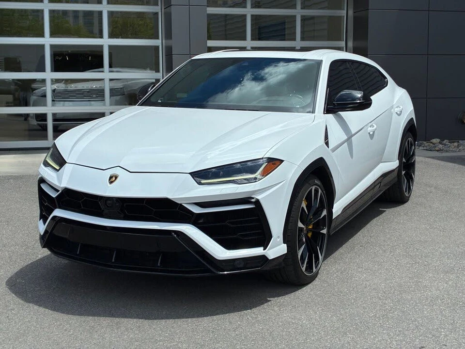 2022 Lamborghini Urus - Image 8 of 31