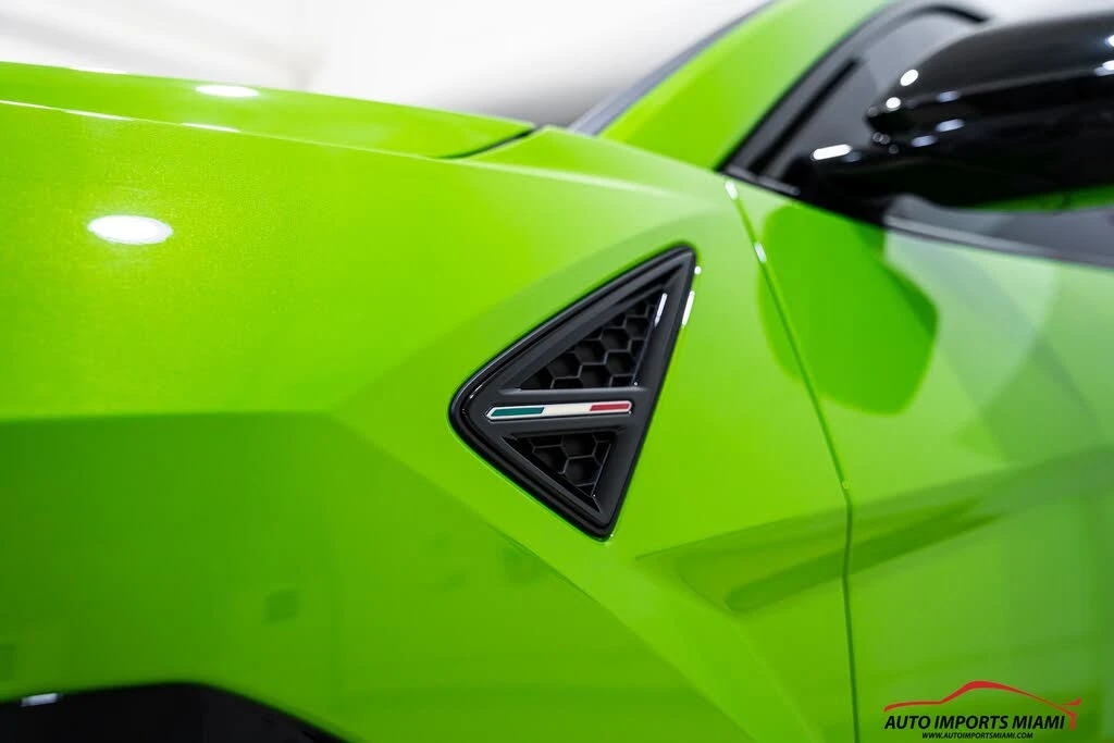 2022 Lamborghini Urus - Image 5 of 31
