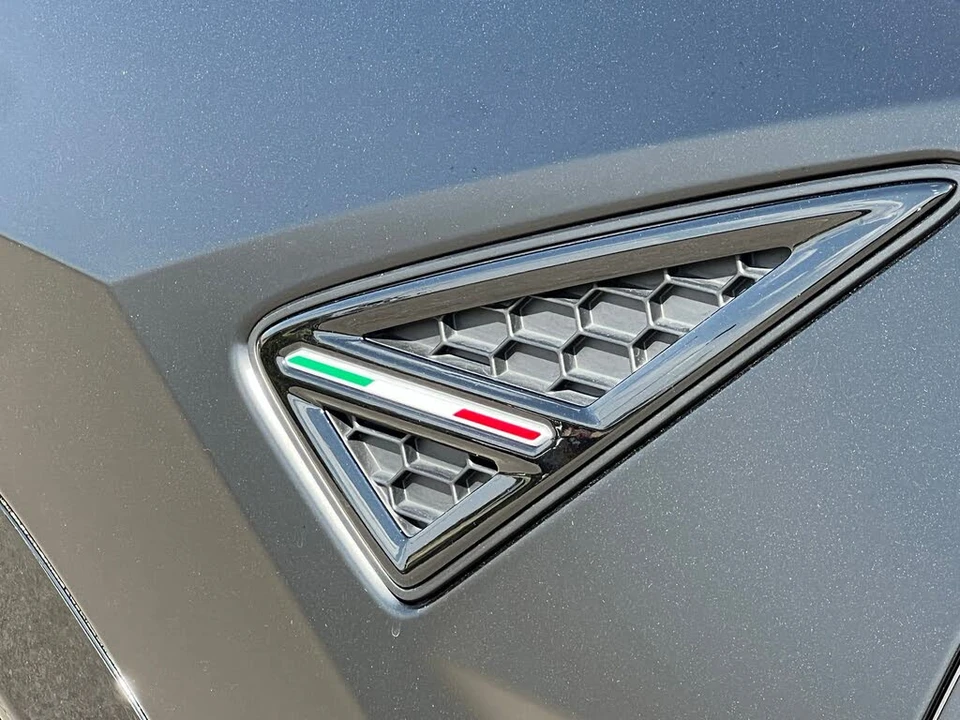 2022 Lamborghini Urus - Image 16 of 31