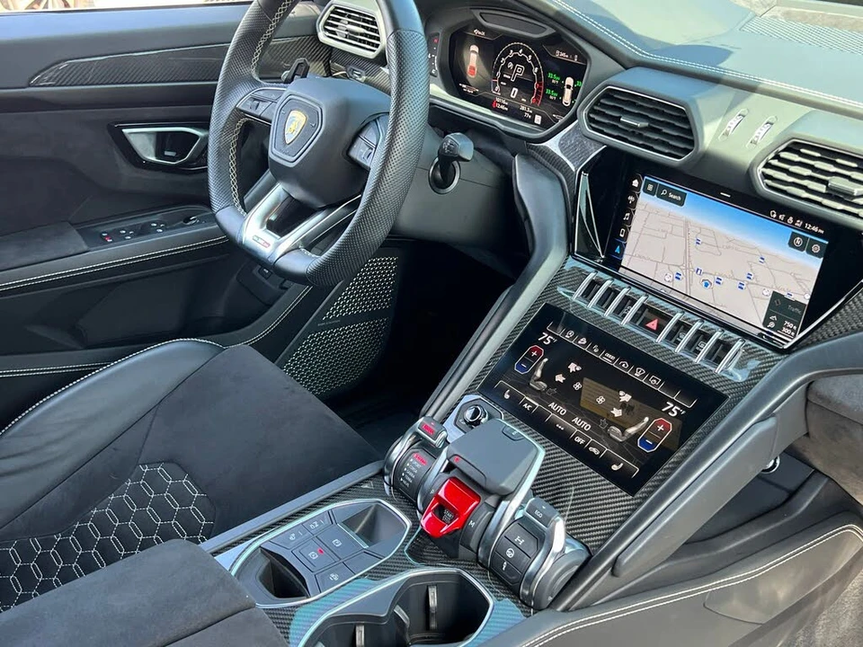 2022 Lamborghini Urus - Image 19 of 31