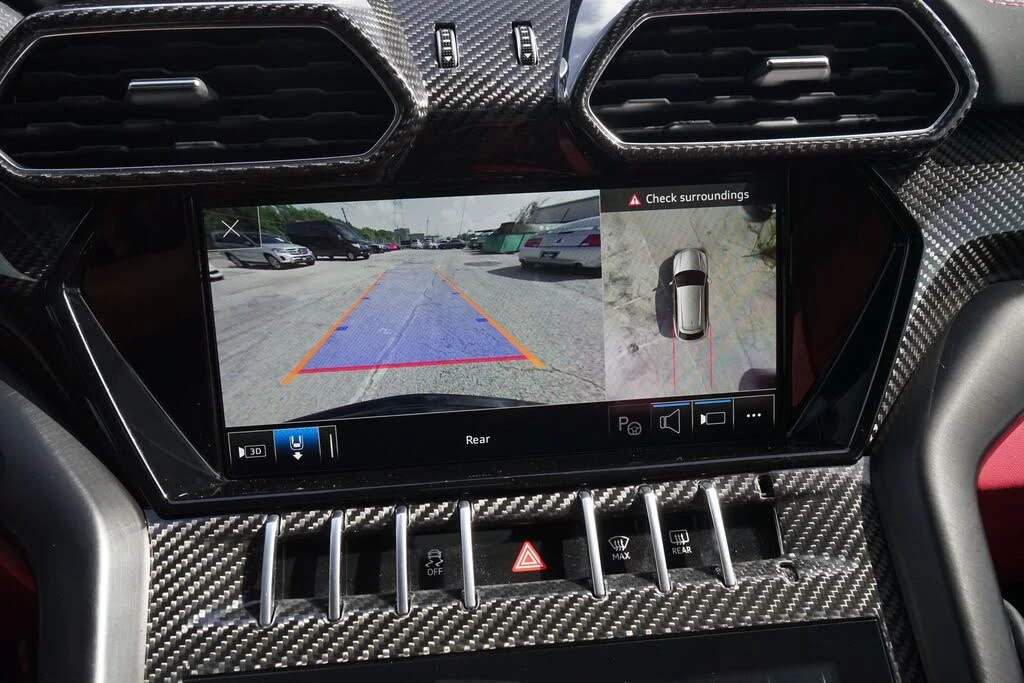 2022 Lamborghini Urus - Image 13 of 31