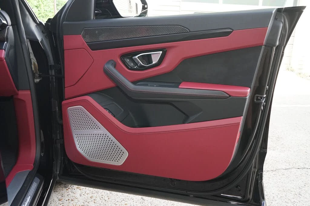 2022 Lamborghini Urus - Image 19 of 31