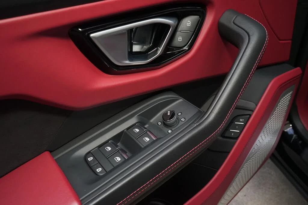 2022 Lamborghini Urus - Image 18 of 31