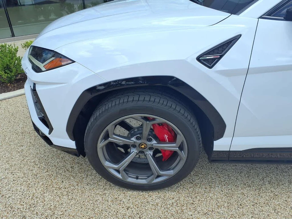 2022 Lamborghini Urus - Image 10 of 29