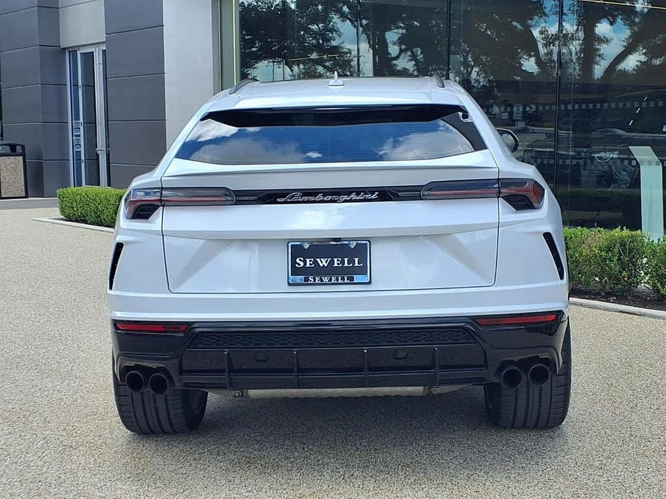 2022 Lamborghini Urus - Image 7 of 29