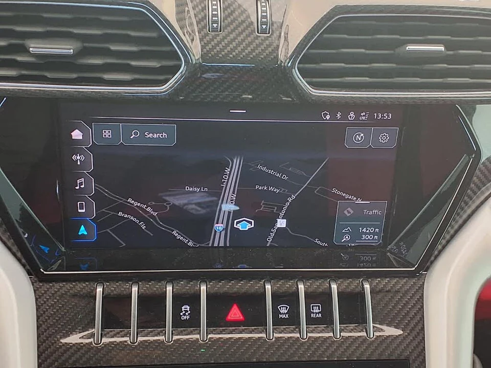 2022 Lamborghini Urus - Image 16 of 29