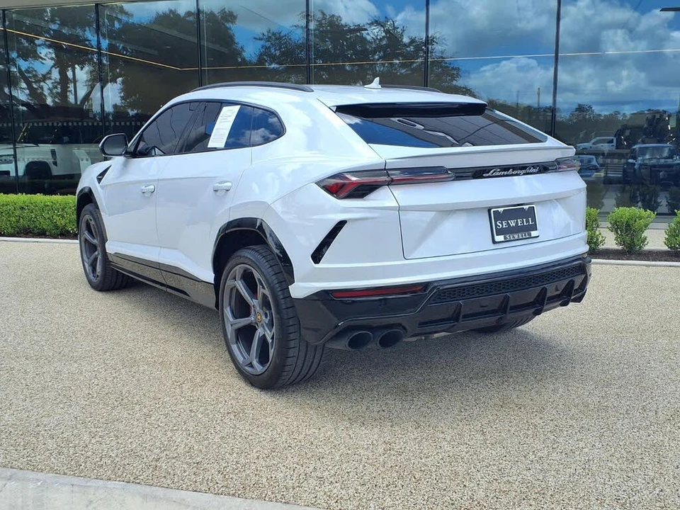 2022 Lamborghini Urus - Image 5 of 29