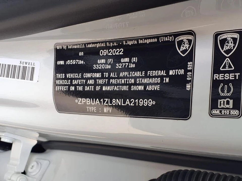 2022 Lamborghini Urus - Image 29 of 29