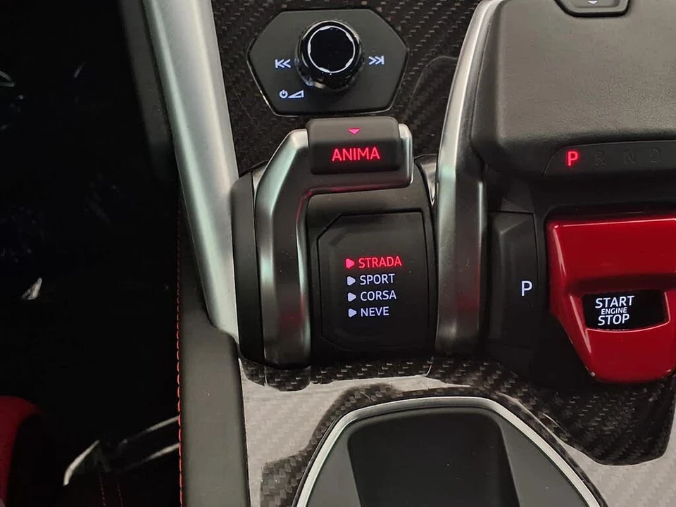 2022 Lamborghini Urus - Image 18 of 29