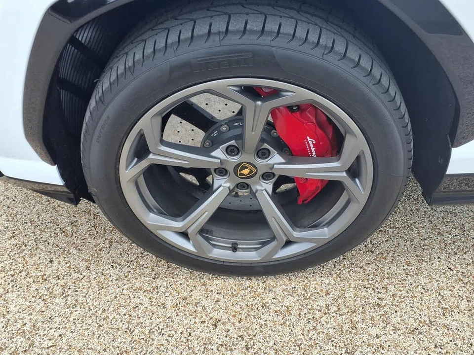 2022 Lamborghini Urus - Image 11 of 29