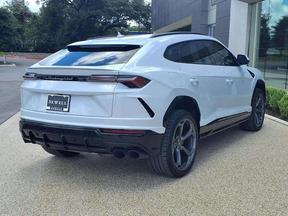 2022 Lamborghini Urus - Image 8 of 29