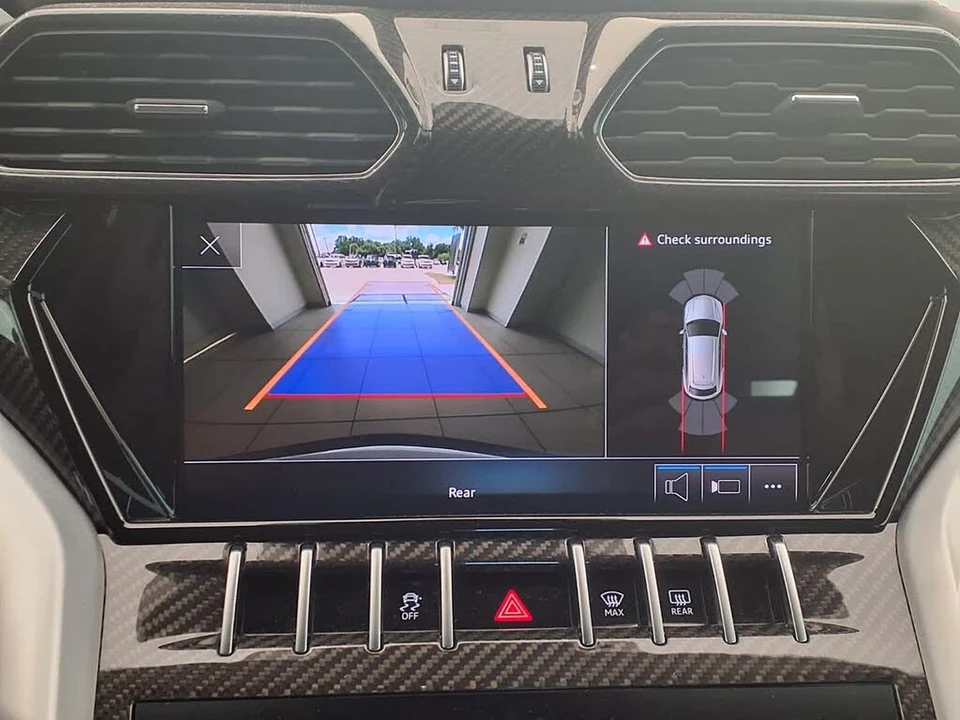 2022 Lamborghini Urus - Image 15 of 29