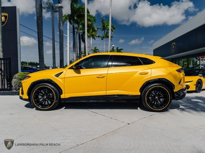2022 Lamborghini Urus - Image 2 of 31