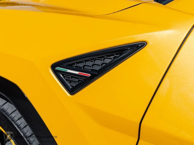 2022 Lamborghini Urus - Image 11 of 31