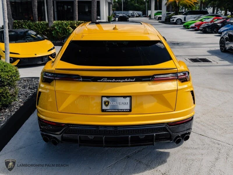 2022 Lamborghini Urus - Image 4 of 31