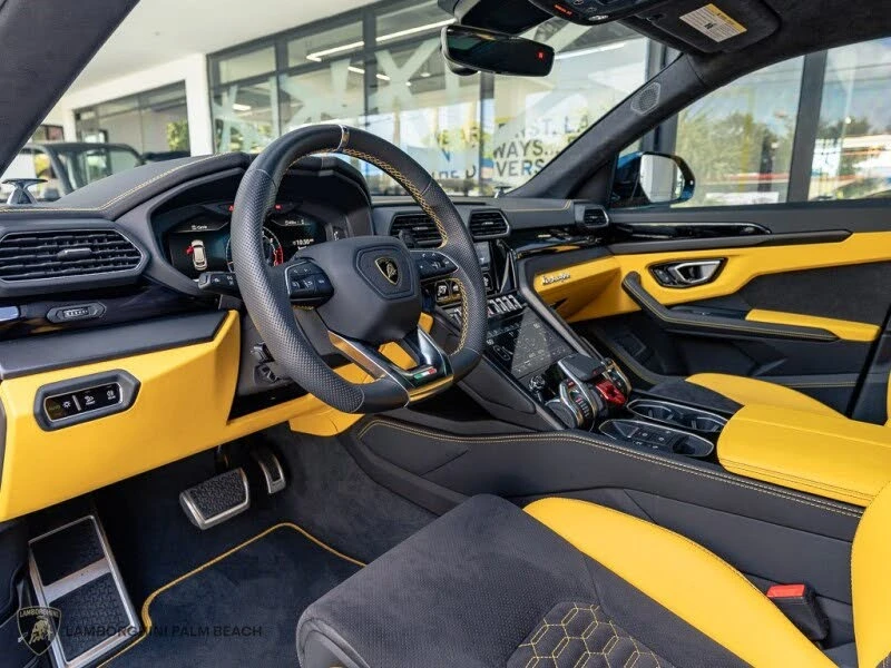 2022 Lamborghini Urus - Image 29 of 31