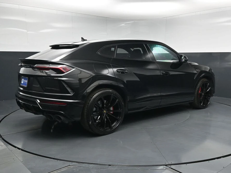2022 Lamborghini Urus - Image 10 of 31