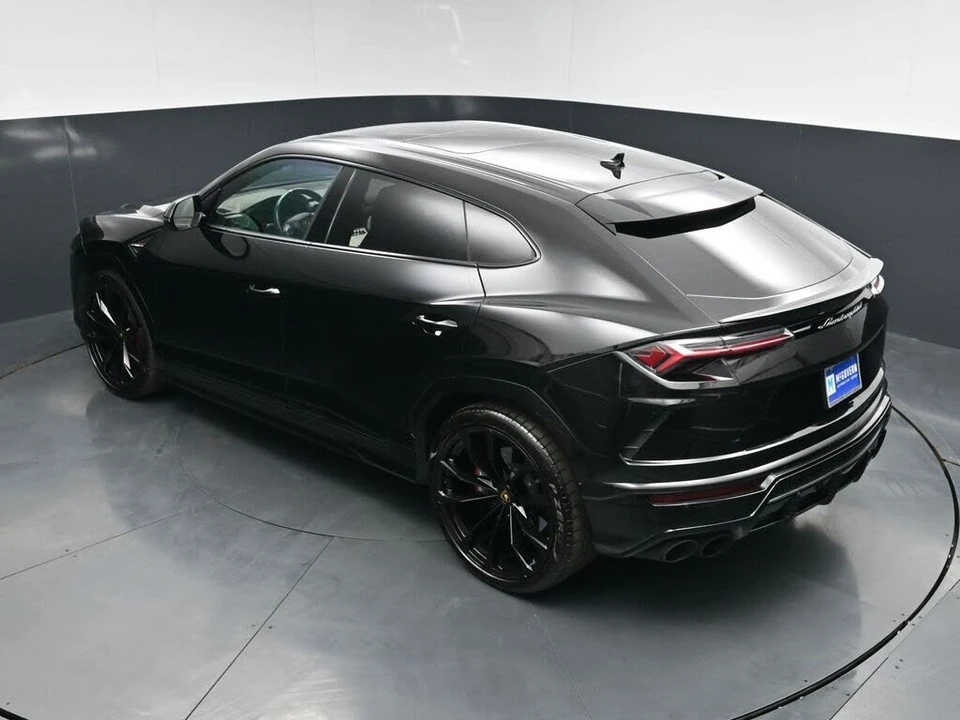 2022 Lamborghini Urus - Image 16 of 31
