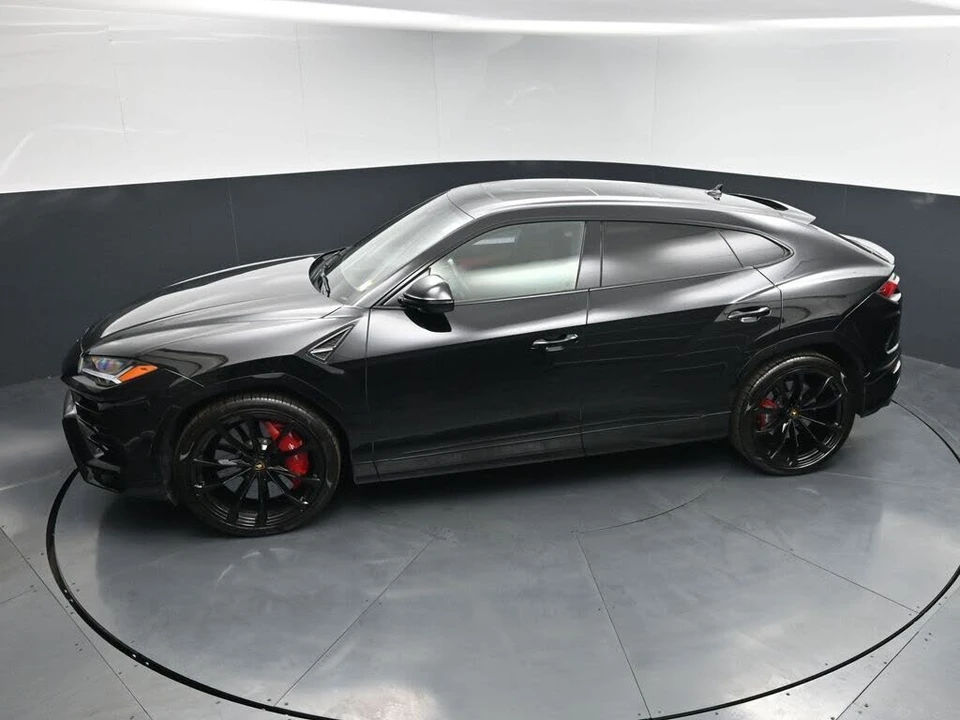 2022 Lamborghini Urus - Image 15 of 31