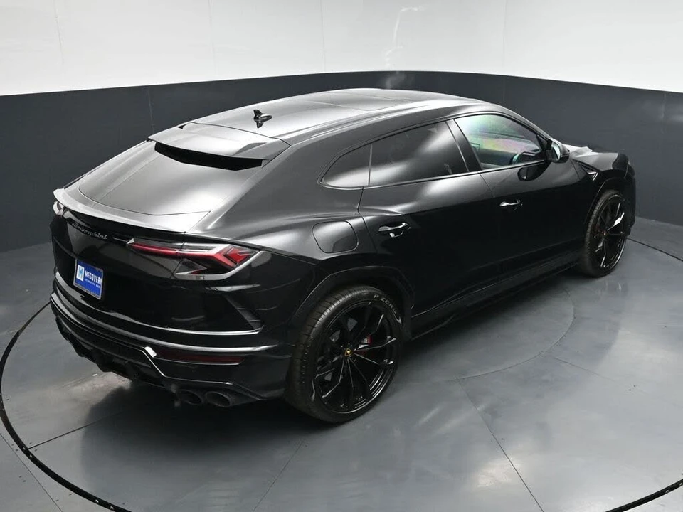2022 Lamborghini Urus - Image 18 of 31