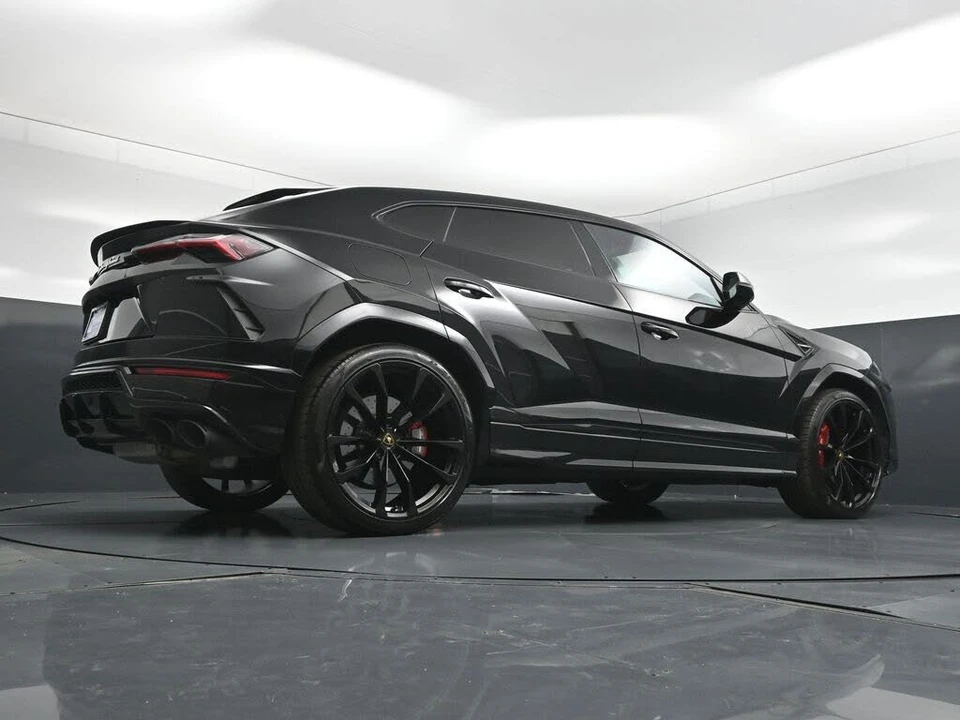 2022 Lamborghini Urus - Image 26 of 31
