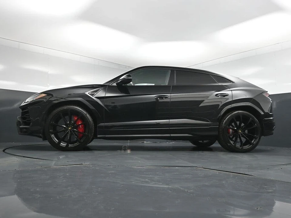2022 Lamborghini Urus - Image 23 of 31