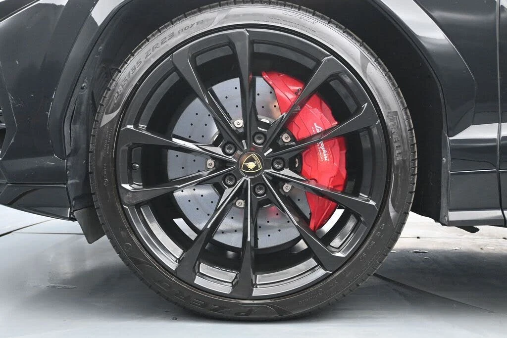 2022 Lamborghini Urus - Image 5 of 31