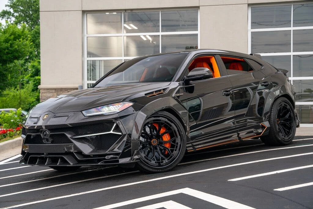2022 Lamborghini Urus - Image 2 of 31