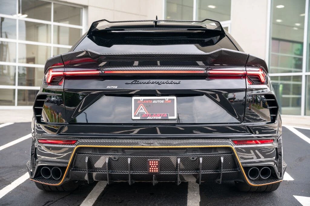 2022 Lamborghini Urus - Image 19 of 31