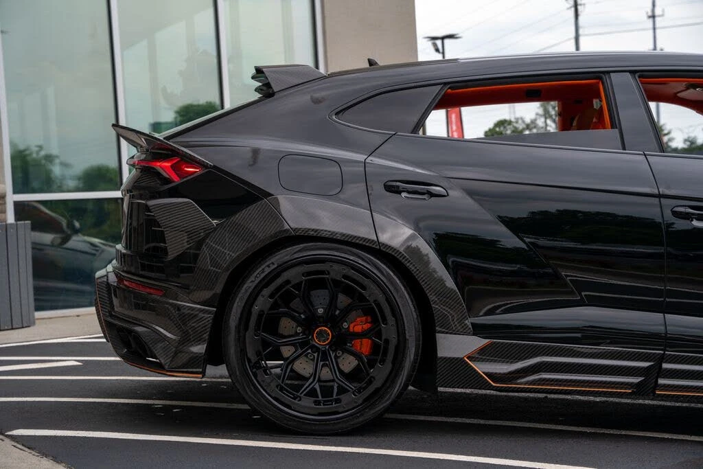 2022 Lamborghini Urus - Image 13 of 31