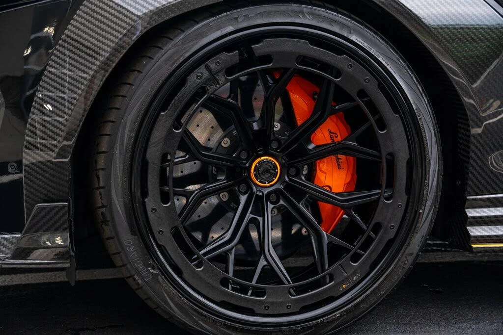 2022 Lamborghini Urus - Image 29 of 31