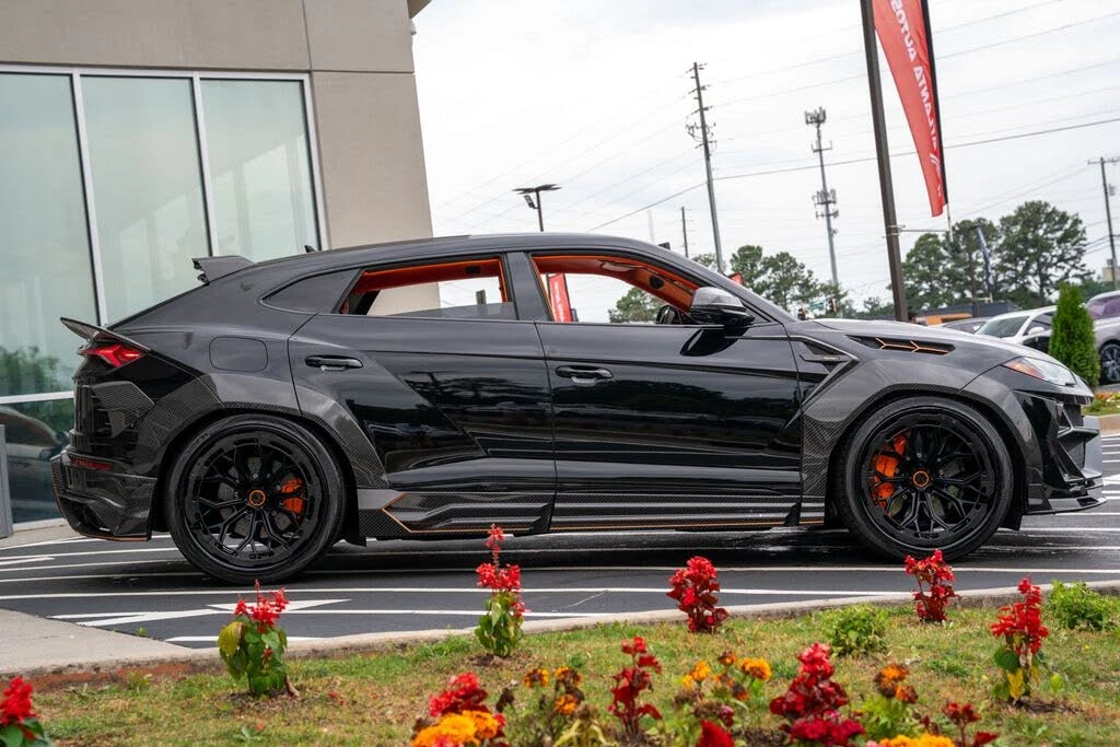 2022 Lamborghini Urus - Image 12 of 31