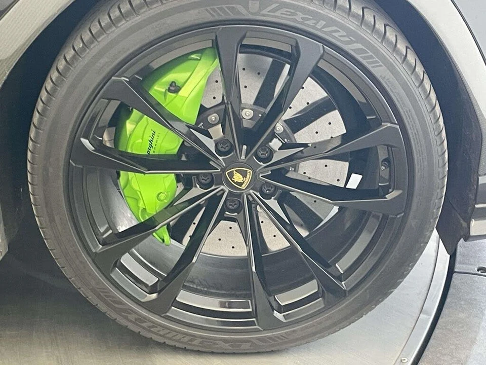 2022 Lamborghini Urus - Image 14 of 31