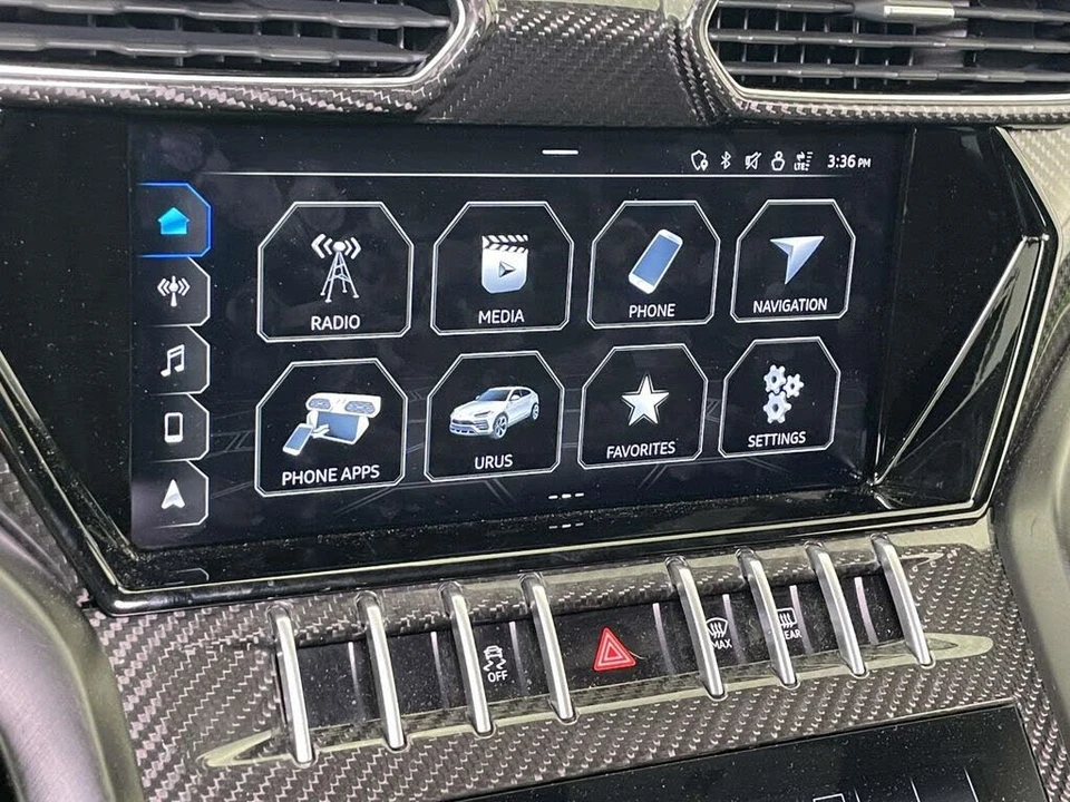 2022 Lamborghini Urus - Image 28 of 31