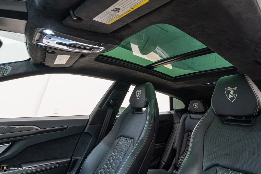 2022 Lamborghini Urus - Image 22 of 31