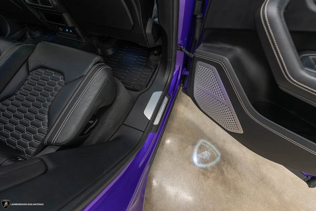 2022 Lamborghini Urus - Image 29 of 31