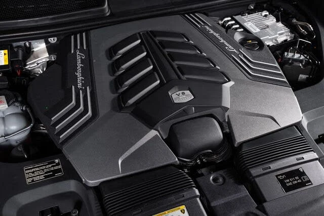 2022 Lamborghini Urus - Image 12 of 31