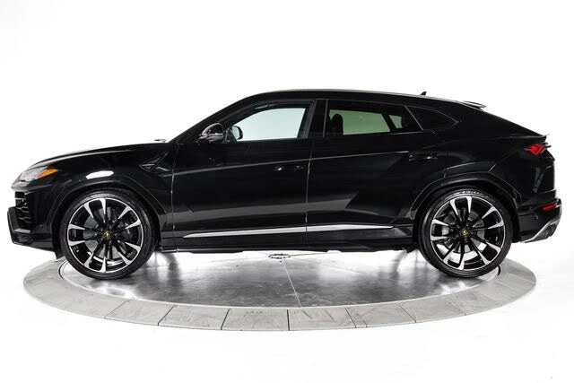 2022 Lamborghini Urus - Image 2 of 31