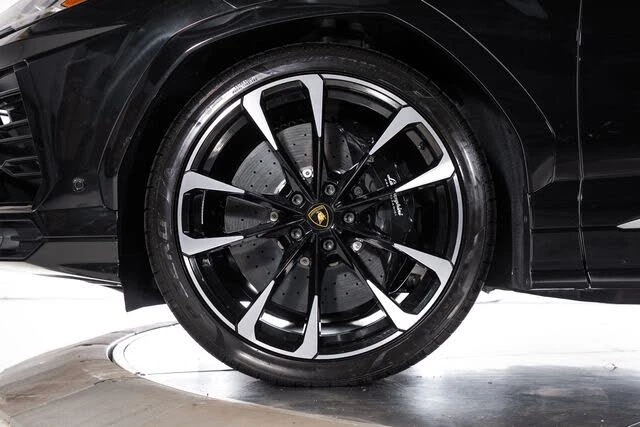 2022 Lamborghini Urus - Image 13 of 31