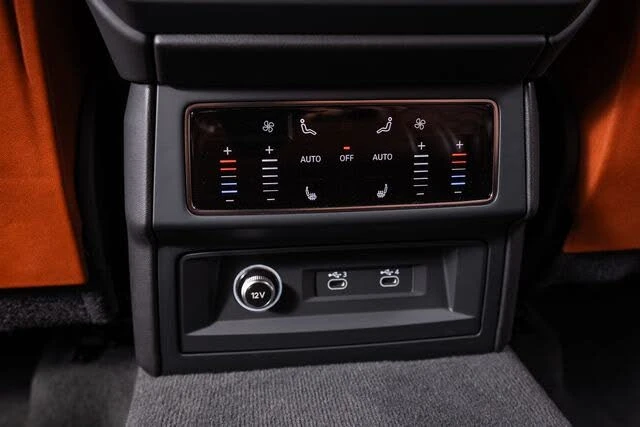 2022 Lamborghini Urus - Image 28 of 31