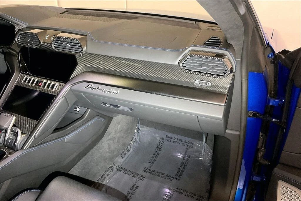 2022 Lamborghini Urus - Image 13 of 31