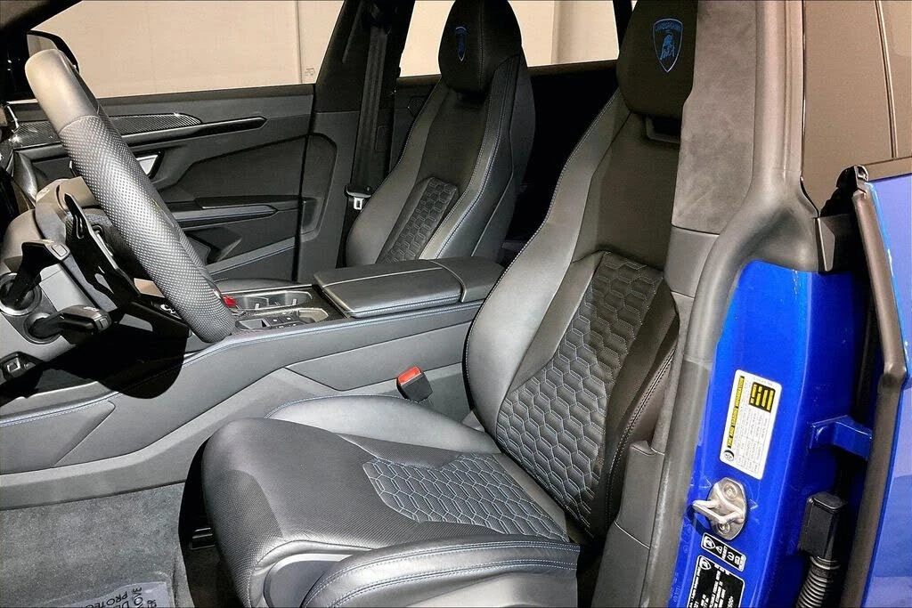 2022 Lamborghini Urus - Image 8 of 31