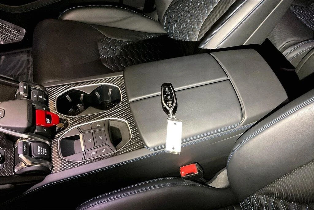 2022 Lamborghini Urus - Image 21 of 31