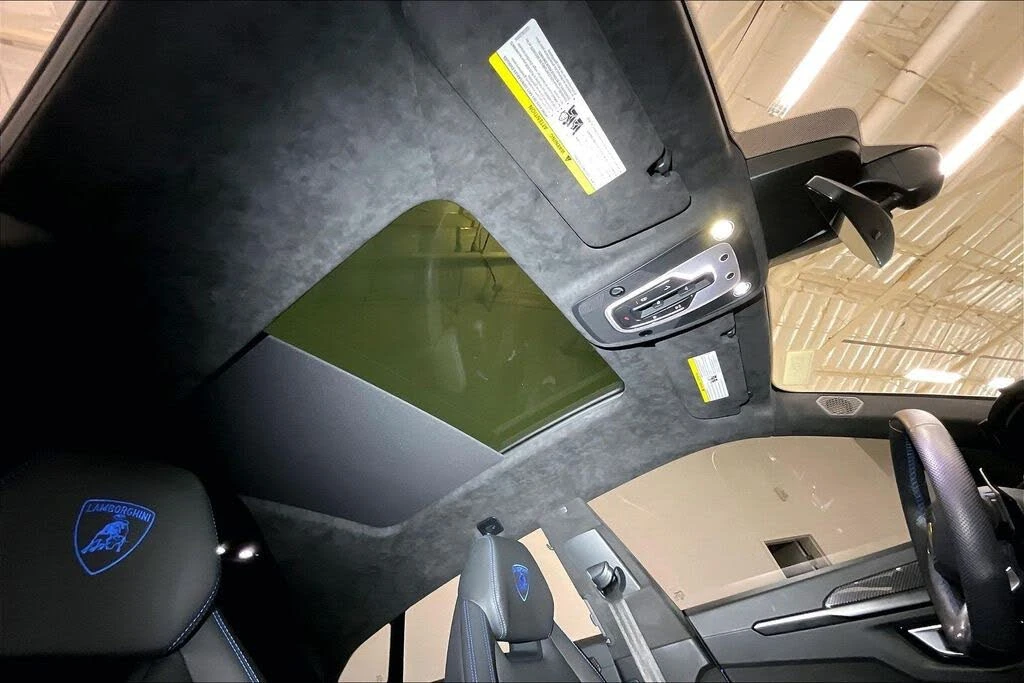 2022 Lamborghini Urus - Image 20 of 31