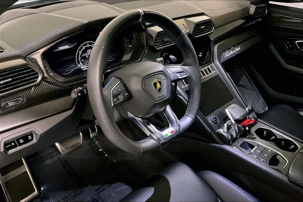 2022 Lamborghini Urus - Image 7 of 31