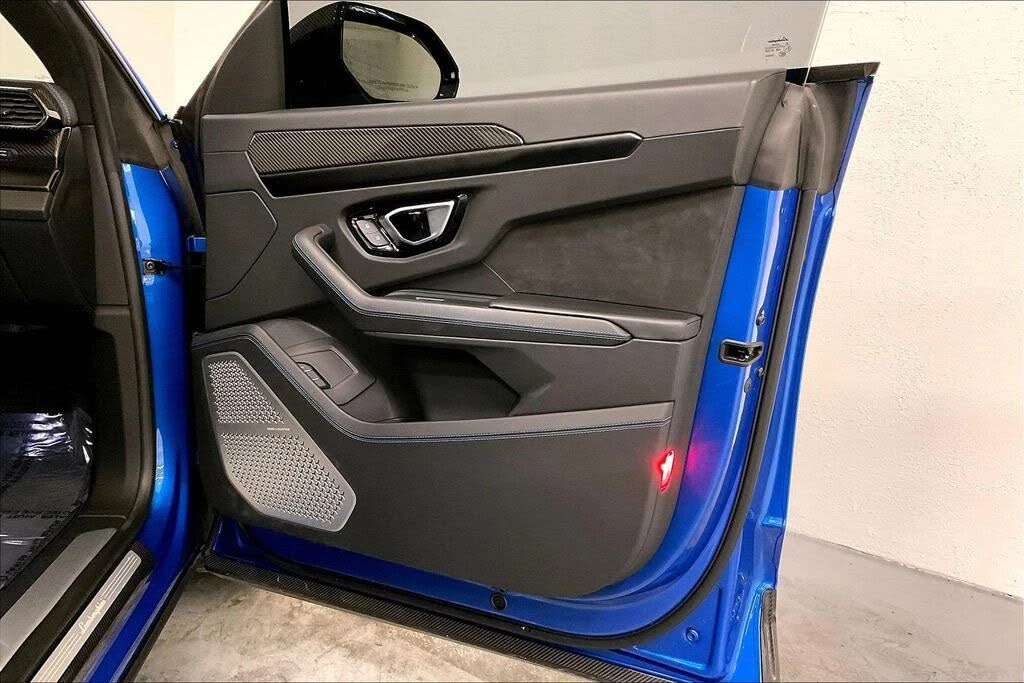 2022 Lamborghini Urus - Image 26 of 31