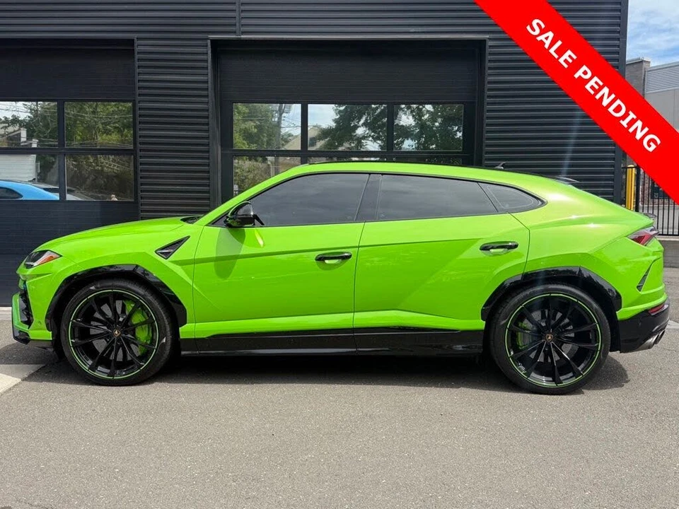 2022 Lamborghini Urus - Image 2 of 6