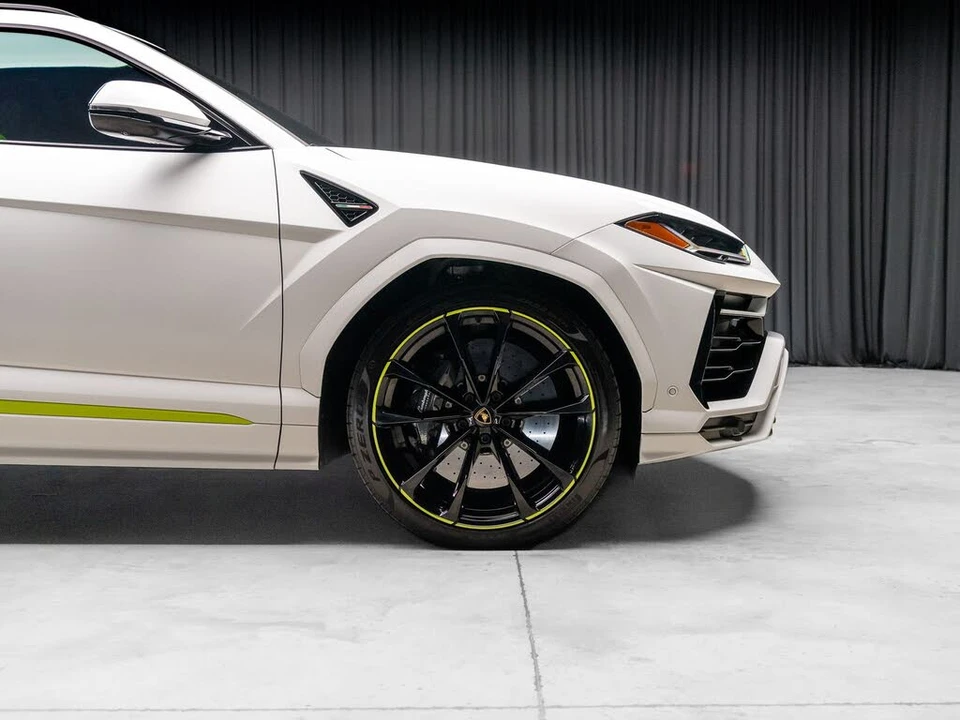 2022 Lamborghini Urus - Image 28 of 31