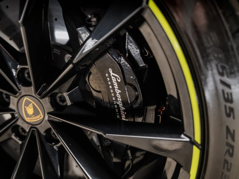 2022 Lamborghini Urus - Image 26 of 31